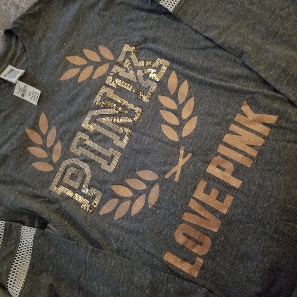 VS Pink Long Sleeve Campus Tee - Picture 6 of 6